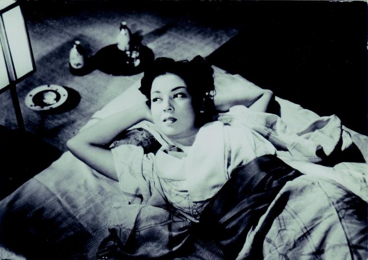 「偽れる盛装」(C)KADOKAWA1951