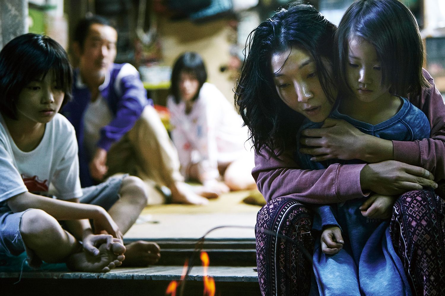 Shoplifters still 3