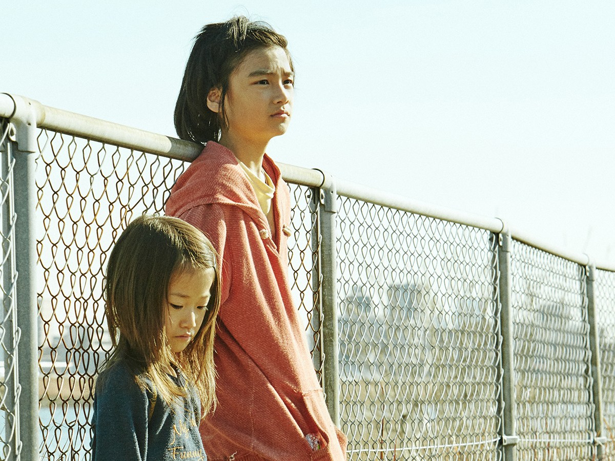 Shoplifters still 8
