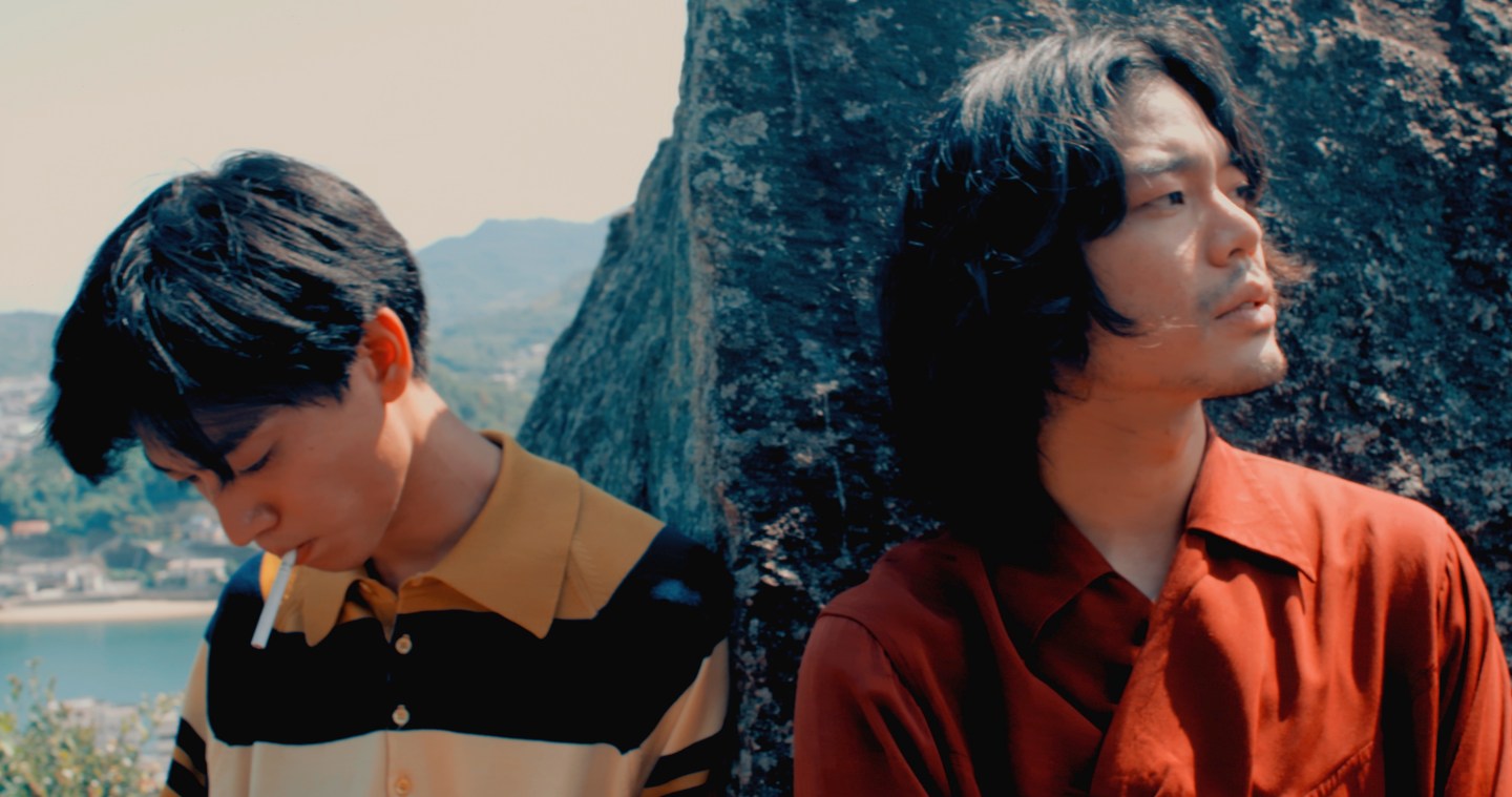 ©2021 『逆光』 FILM